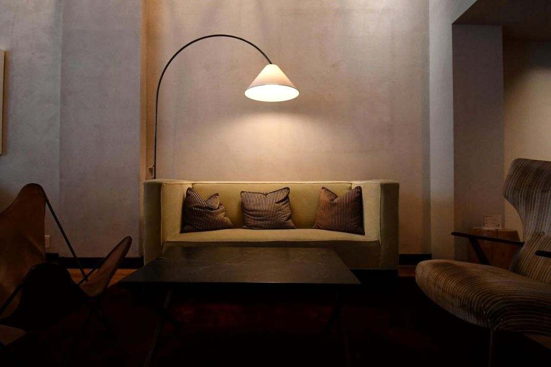 Studio layout with fold-away bed